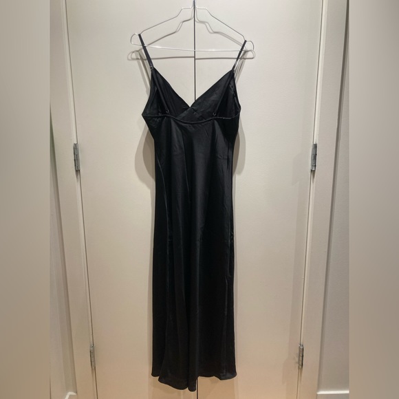 Abercrombie & Fitch Ruched Satin Slip Midi Dress - Picture 4 of 6